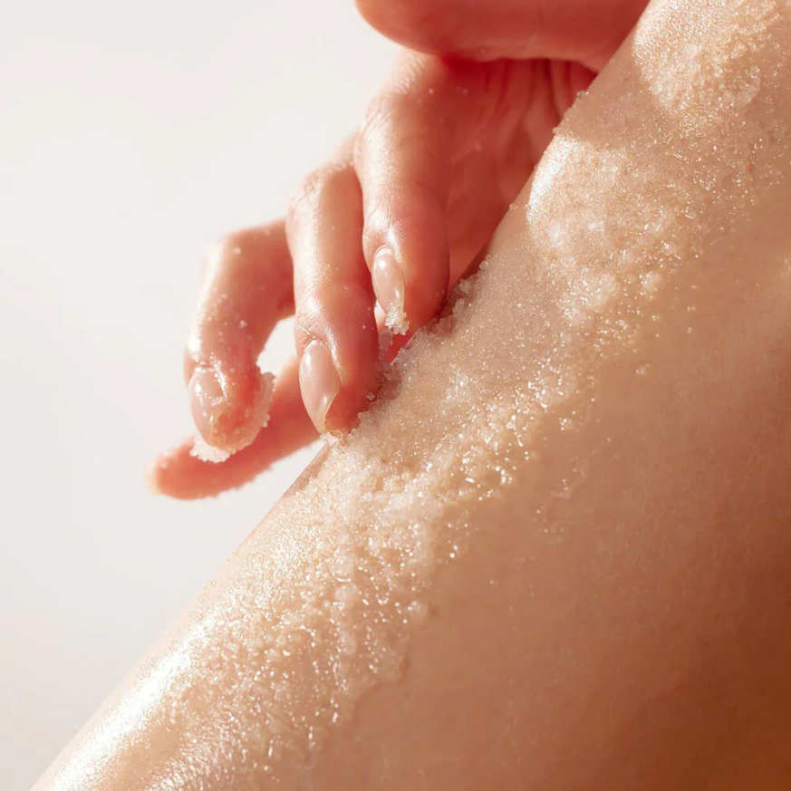 Plu Fleur Perfumed Body Scrub & Soap 500g – Gentle Exfoliating & Fragrant Cleansing